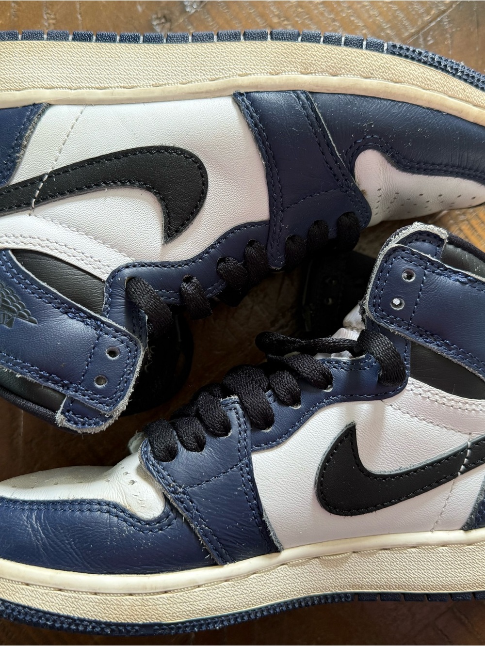 Nike Air Jordan 1 Mid - Navy, White & Black